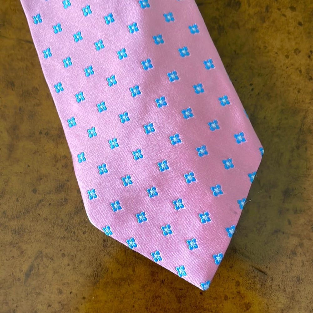 Brooks Brothers 346 Classic Pink Silk Tie